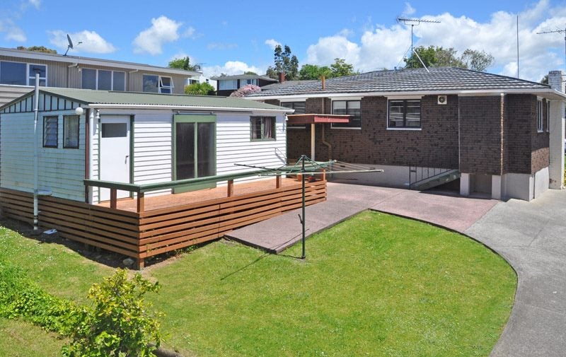 1/22 Holland Road, Hillcrest, Auckland - Carousel 2