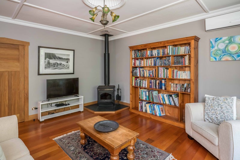 23 Delhi Crescent, Khandallah, Wellington - Carousel 2