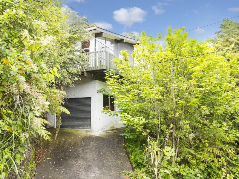 30 Forest Road, Pinehaven, Upper Hutt - Carousel 1
