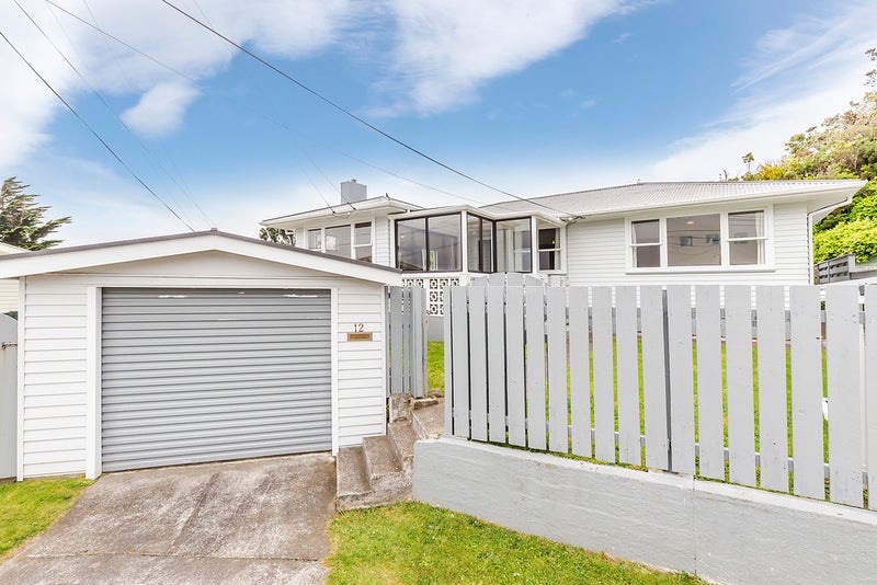 12 Beverley Grove, Paparangi, Wellington - Carousel 2
