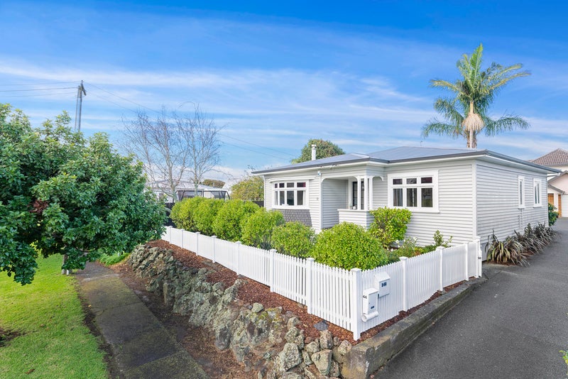 44 Shorwell Street, Sandringham, Auckland - Carousel 1
