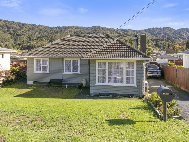 52 Coast Road, Wainuiomata, Lower Hutt - Carousel 1