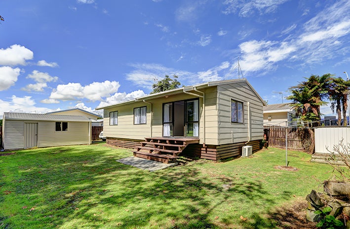 84A Kahikatea Drive, Melville, Hamilton - Carousel 1