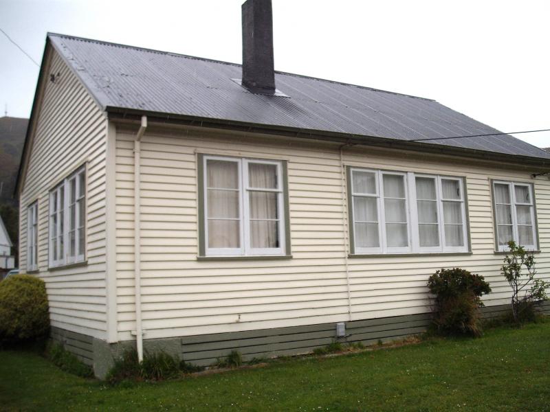 7 Sinclair Grove, Naenae, Lower Hutt - Carousel 2