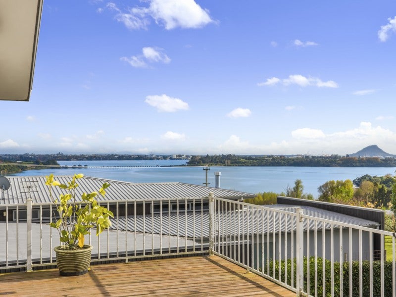 94 Ranginui Road, Welcome Bay, Tauranga - Carousel 1