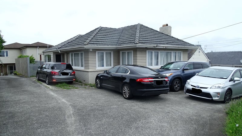 36A Hayr Road, Three Kings, Auckland - Carousel 1