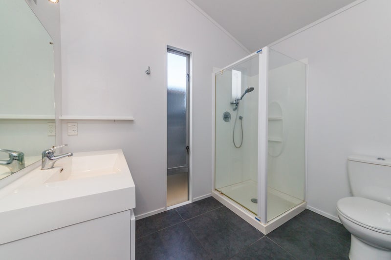 121 Schnell Drive, Kelvin Grove, Palmerston North - Carousel 19