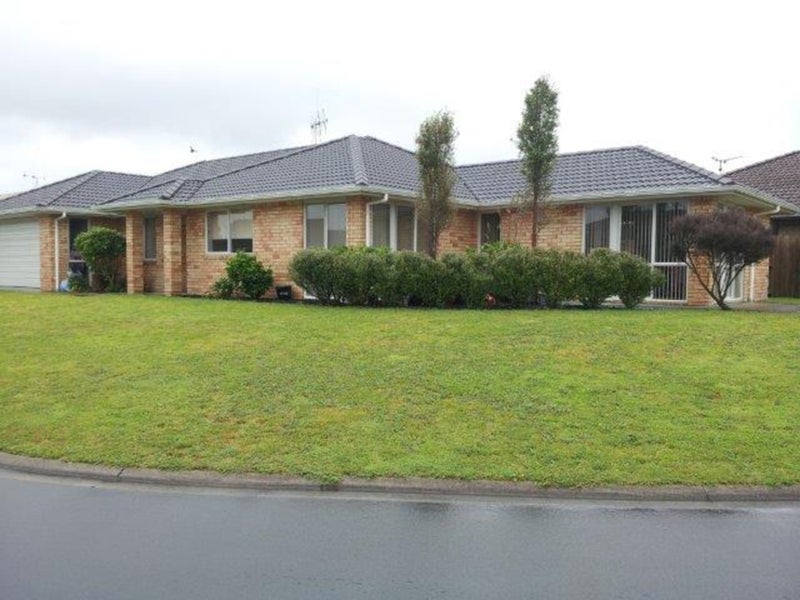4 Holcroft Place, Huntington, Hamilton - Carousel 1