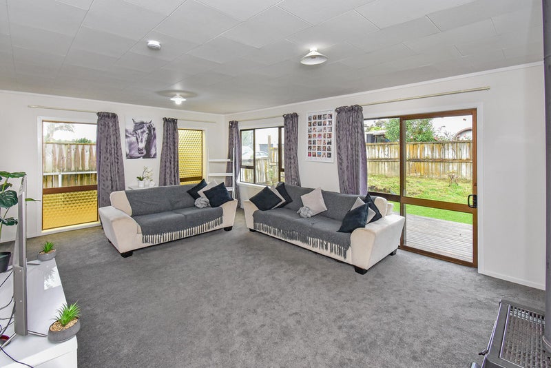 5 Destino Court, Conifer Grove, Takanini - Carousel 1