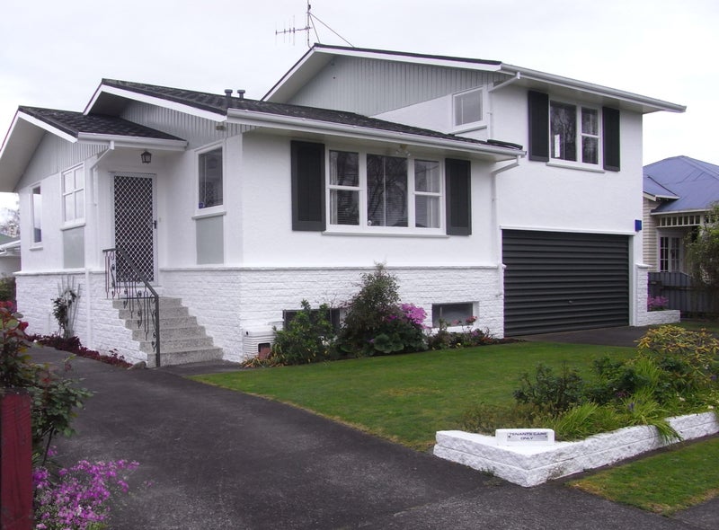 27 Young Street, Whanganui East, Whanganui - Carousel 1