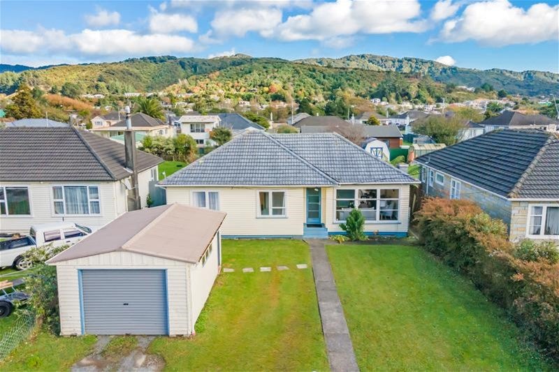 35 Bull Avenue, Wainuiomata, Lower Hutt - Carousel 2