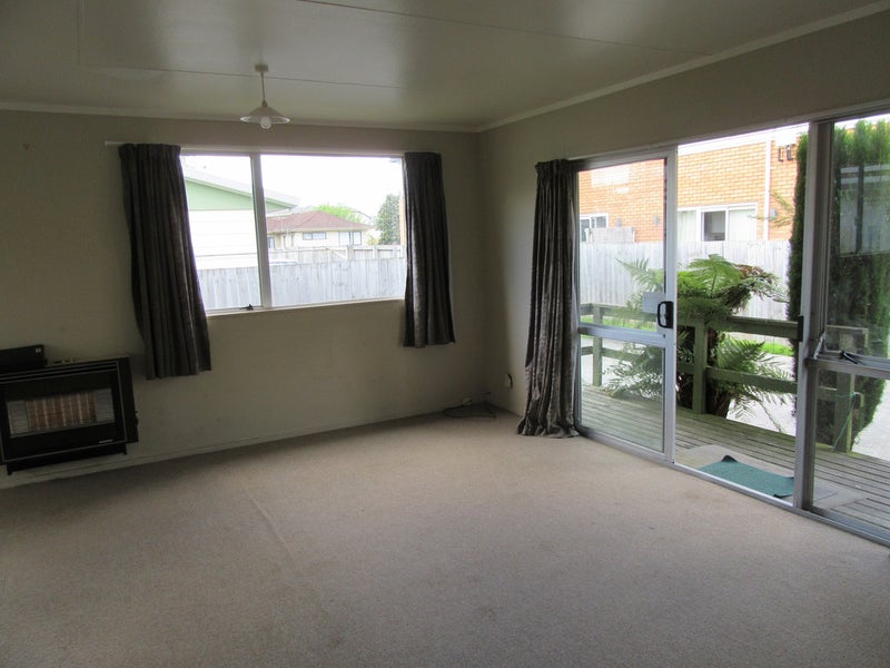63B York Street, Hamilton East, Hamilton - Carousel 3