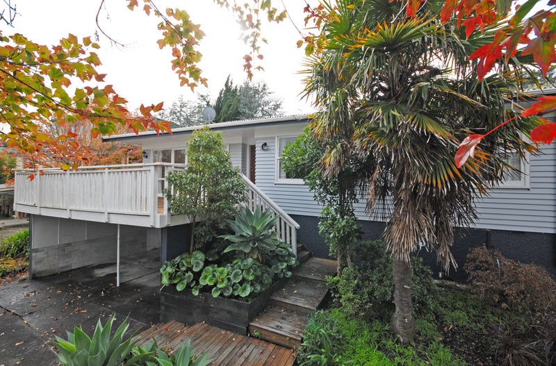 2/75 Monarch Avenue, Hillcrest, Auckland - Carousel 1