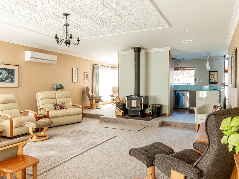 4 Hunter Street, Westport, Westport - Carousel 2