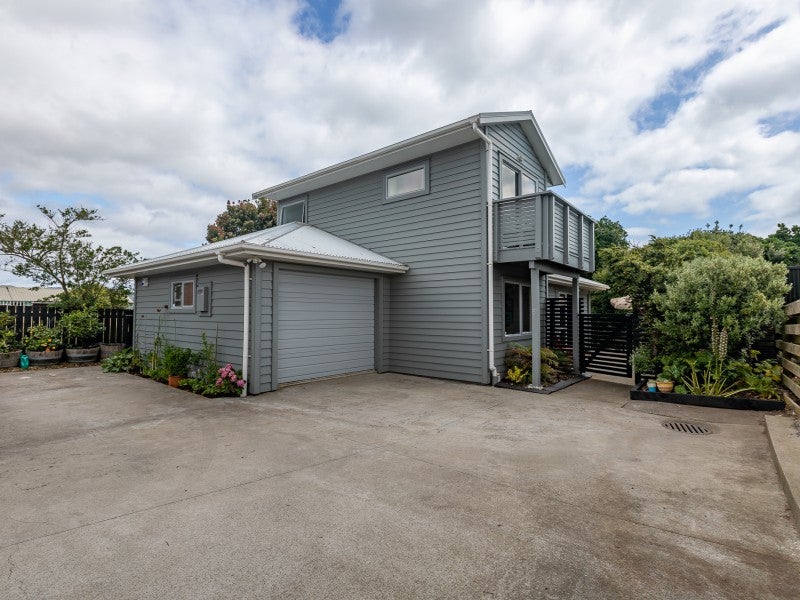 2A Kapiti Crescent, Titahi Bay, Porirua - Carousel 21