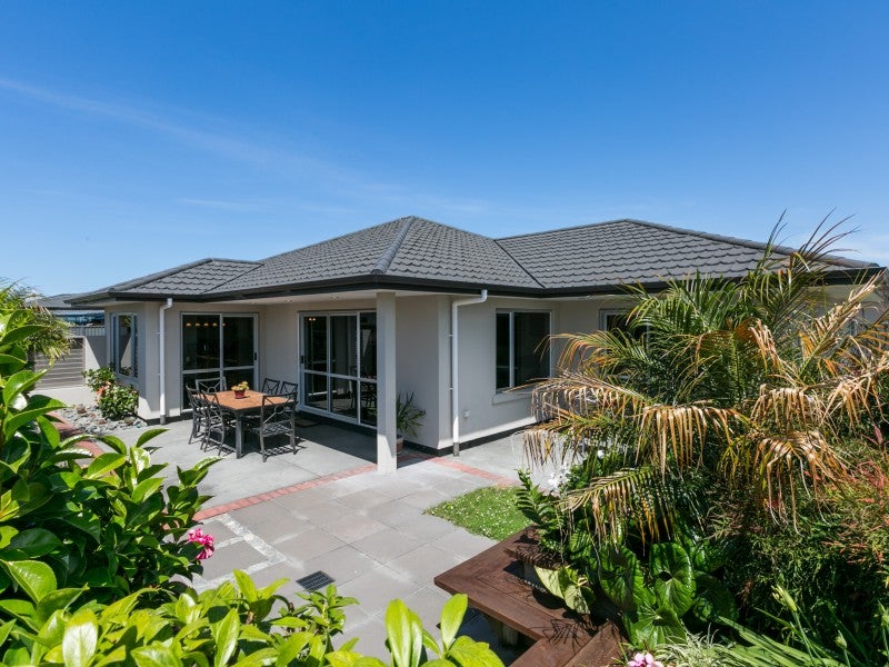17 Portland Place, Poraiti, Napier - Carousel 1
