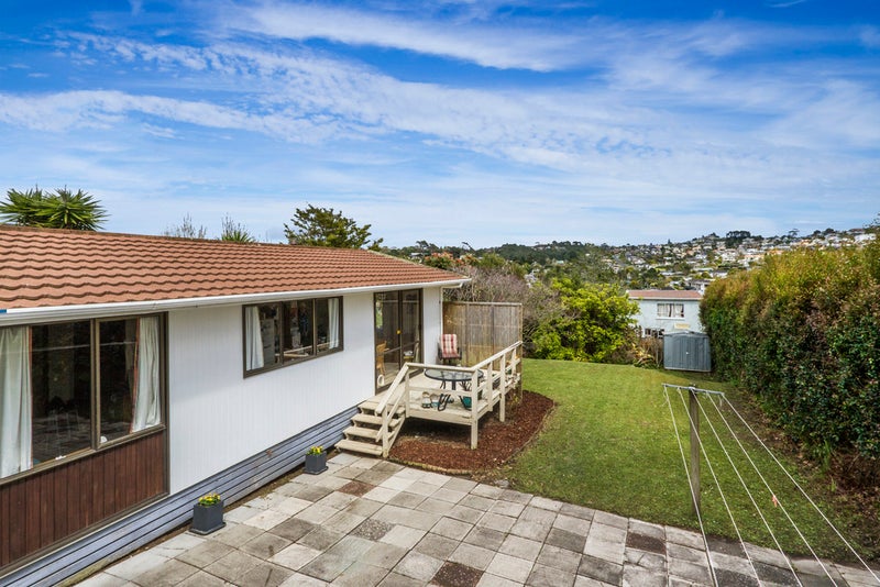 2/520 Beach Road, Murrays Bay, Auckland - Carousel 1