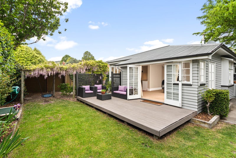17 Riverview Street, Beckenham, Christchurch - Carousel 1