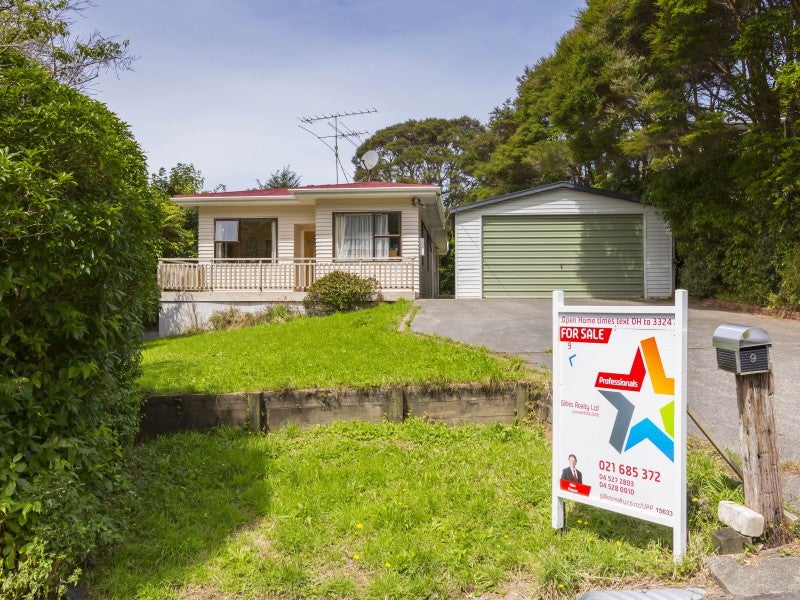 9 Avian Crescent, Blue Mountains, Upper Hutt - Carousel 1