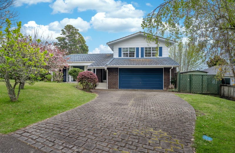 2 Trident Place, Shelly Park, Auckland - Carousel 1