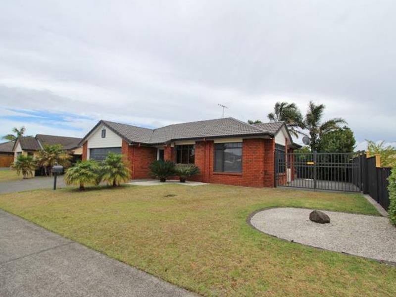 38 Sandwick Drive, Weymouth, Auckland - Carousel 1