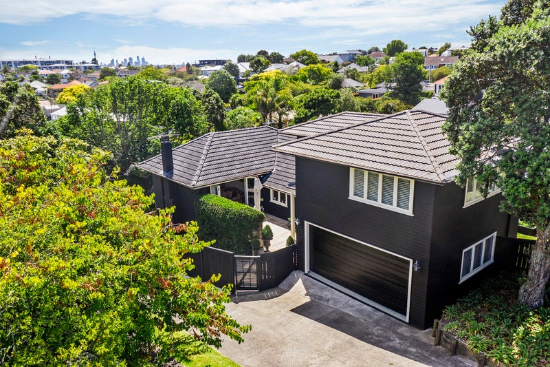 68A Temple Street, Meadowbank, Auckland - Carousel 1