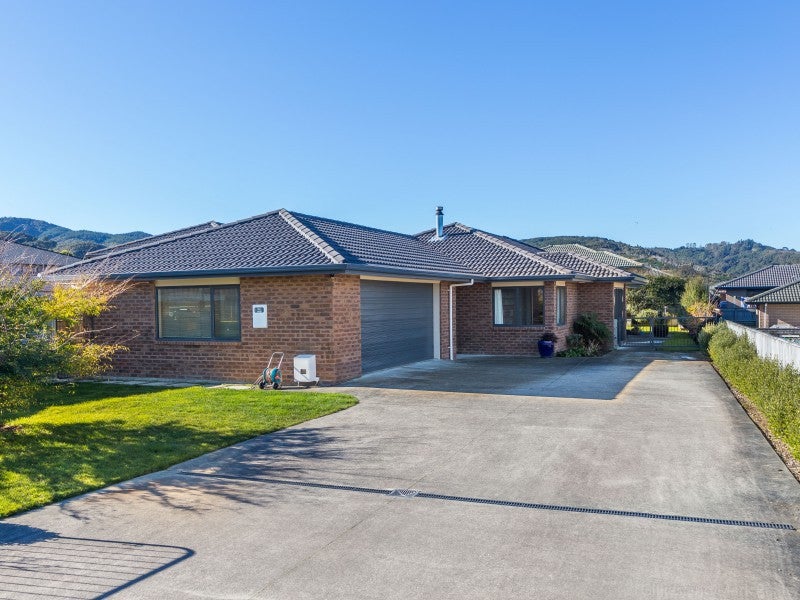50 Percy Kinsman Crescent, Riverstone Terraces, Upper Hutt - Carousel 2