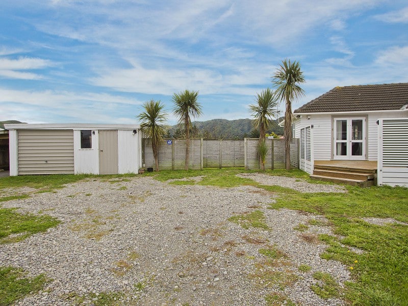 6 Grimsby Grove, Wainuiomata, Lower Hutt - Carousel 18