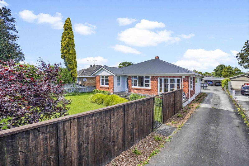 320 Cambridge Road, Hillcrest, Hamilton - Carousel 16
