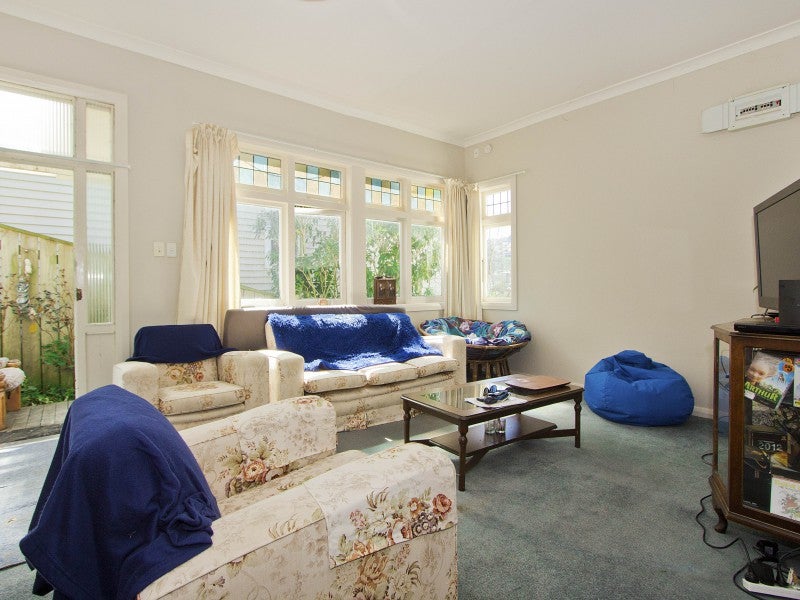 20 Freeling Street, Island Bay, Wellington - Carousel 2