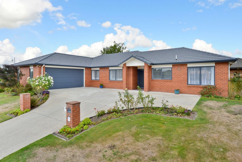 25 Nottingham Drive, Hamilton East, Hamilton - Carousel 1