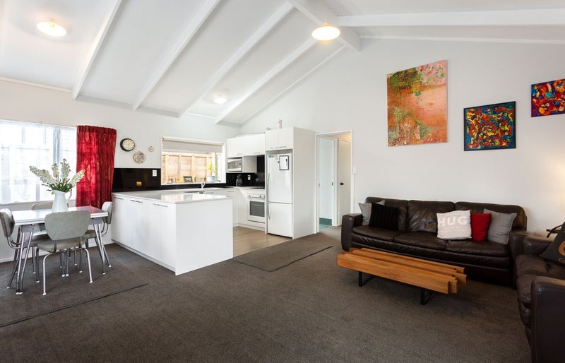 1/62 Savoy Road, Glen Eden, Auckland - Carousel 1