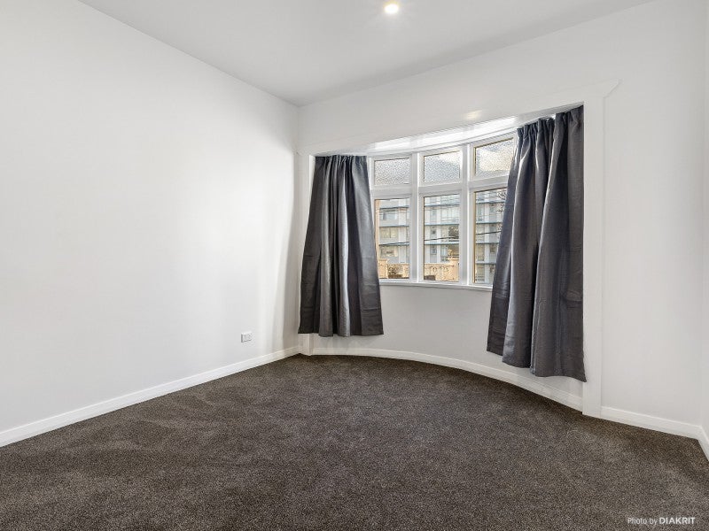 68 Russell Terrace, Berhampore, Wellington - Carousel 2