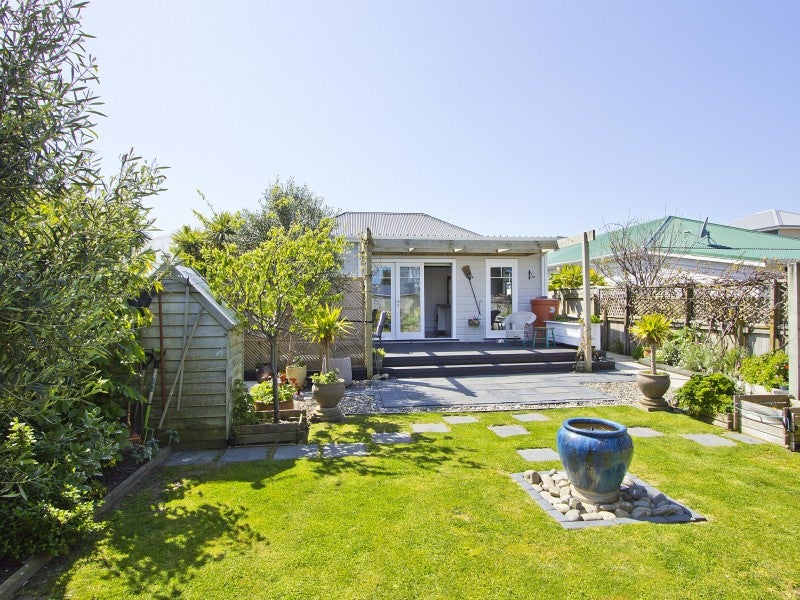 8 Adelaide Street, Petone, Lower Hutt - Carousel 20