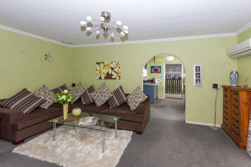 65 Fitzroy Avenue, Fitzroy, Hamilton - Carousel 1