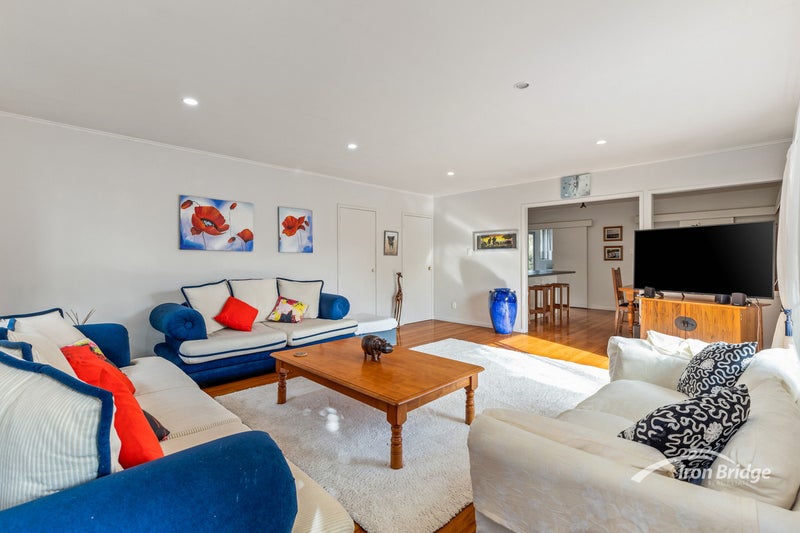 15 Carina Crescent, Torbay, Auckland - Carousel 2