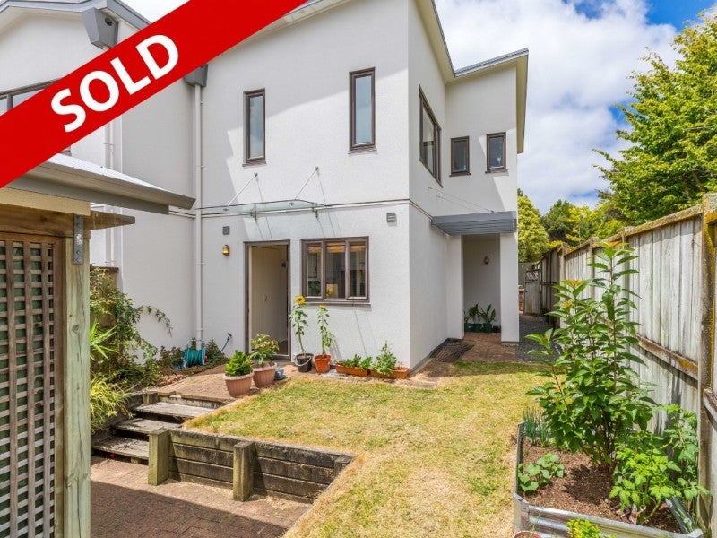 2/92 Bush Road, Albany, Auckland - Carousel 1