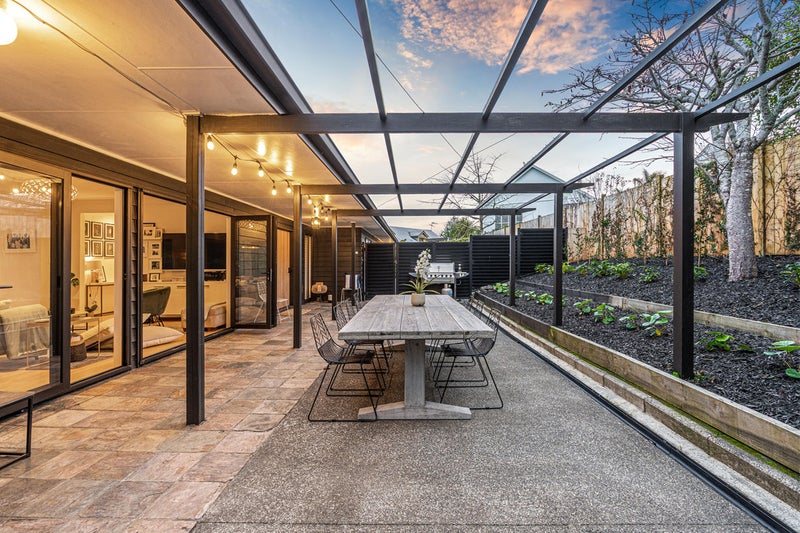 8A Colenso Place, Mission Bay, Auckland - Carousel 2