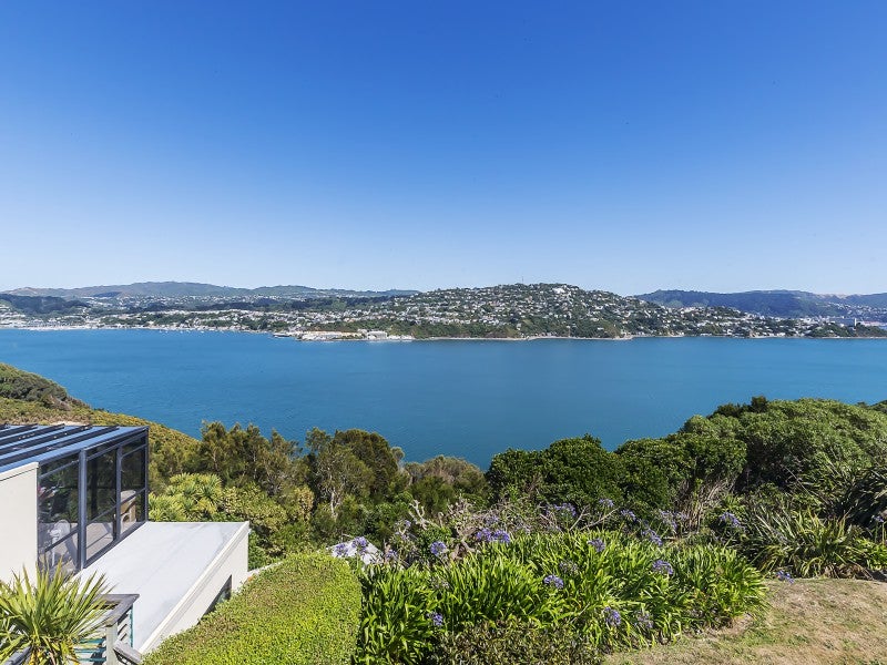 115 Akaroa Drive, Maupuia, Wellington - Carousel 2