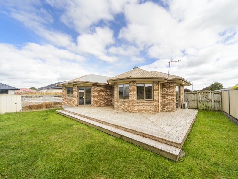 55 Peppertree Glade, Kelvin Grove, Palmerston North - Carousel 18