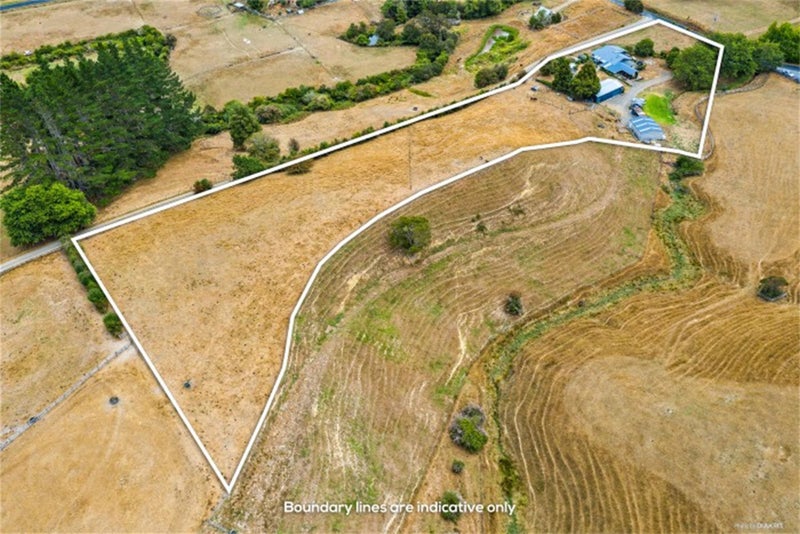 22 Moumoukai Road, Papakura - Carousel 19