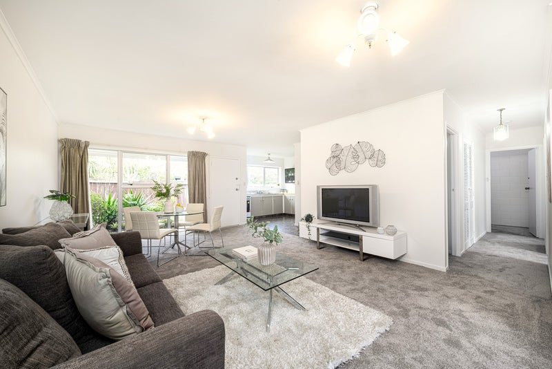 2/11 Bramley Drive, Farm Cove, Auckland - Carousel 2