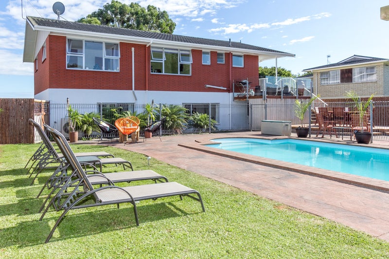 38 Clements Crescent, Queenwood, Hamilton - Carousel 2