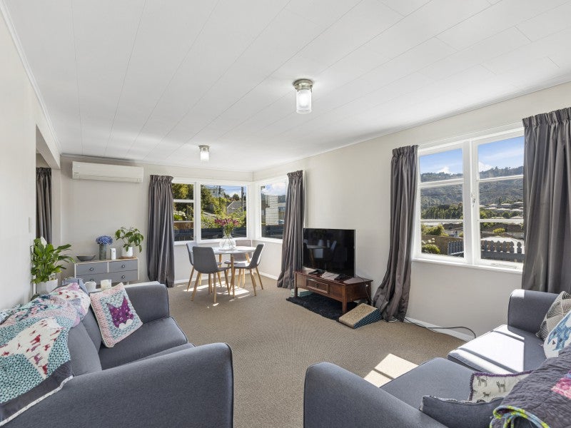 37 Logie Street, Stokes Valley, Lower Hutt - Carousel 2