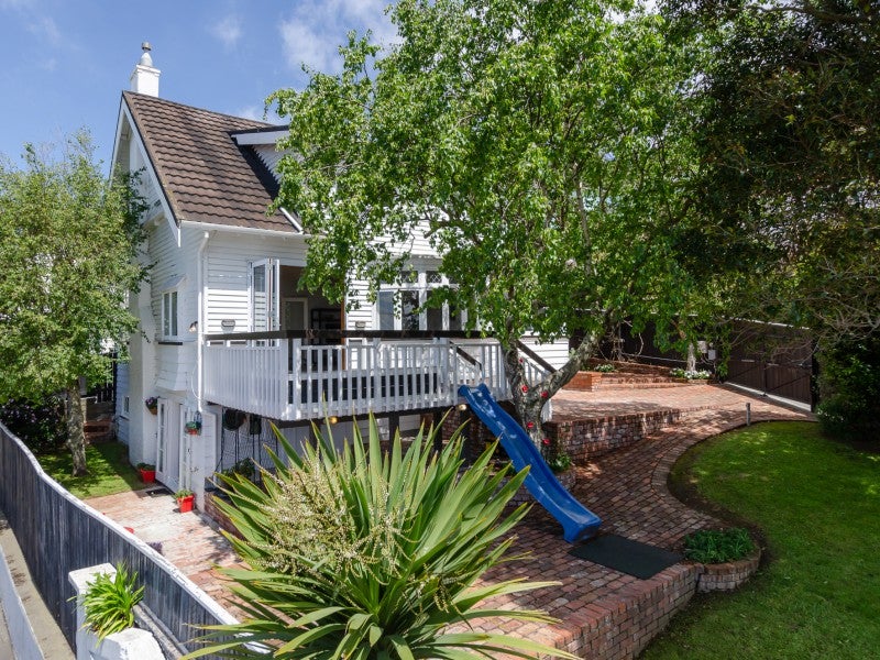 5 Rodrigo Road, Kilbirnie, Wellington - Carousel 2