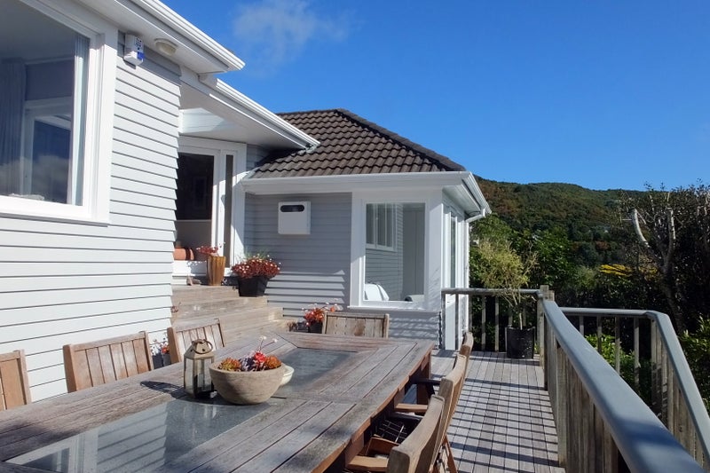 127 Donald Street, Karori, Wellington - Carousel 1