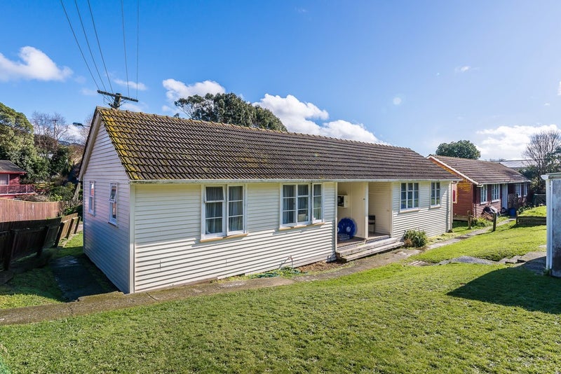 22 Jackson Terrace, Ranui, Porirua - Carousel 1