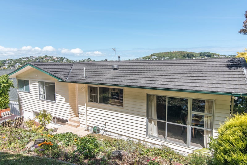 28 Amapur Drive, Khandallah, Wellington - Carousel 1