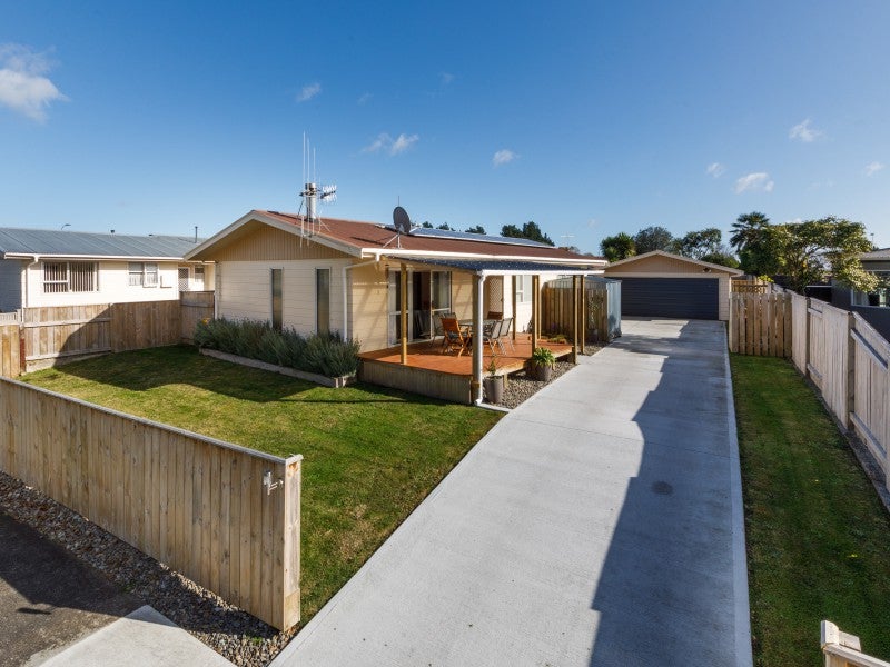 110 Apollo Parade, Milson, Palmerston North - Carousel 1
