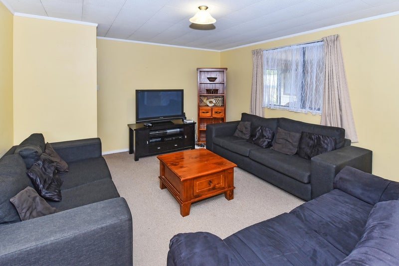 42B Hall Avenue, Mangere, Auckland - Carousel 2